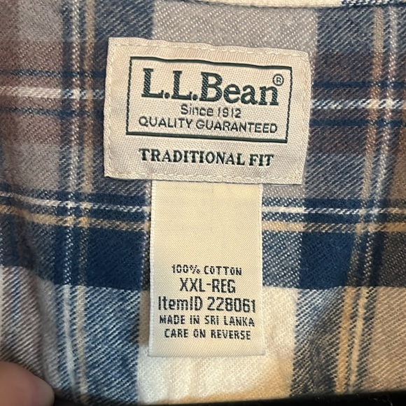 LL Bean Men’s XXL flannel button down shirt navy/beige/brown. Great condition - Picture 2 of 3